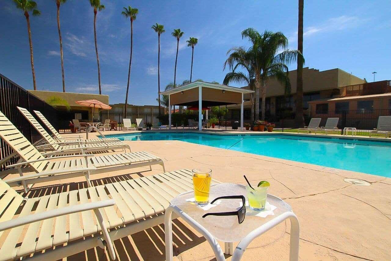 Ramada By Wyndham Tucson Exterior foto