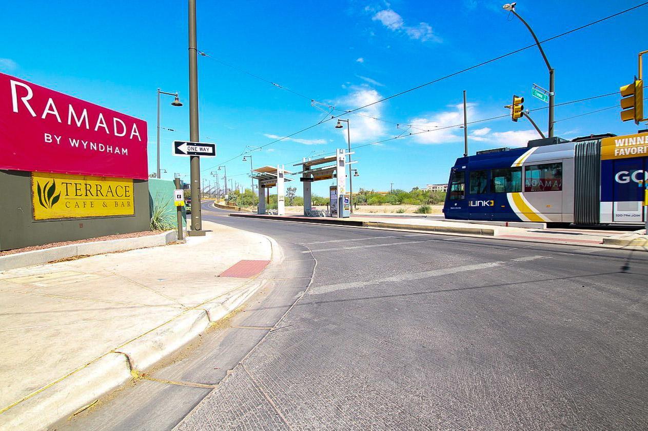Ramada By Wyndham Tucson Exterior foto