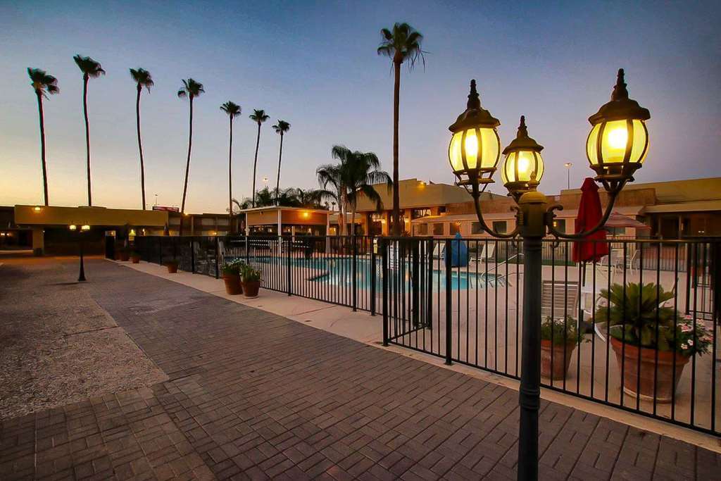 Ramada By Wyndham Tucson Exterior foto